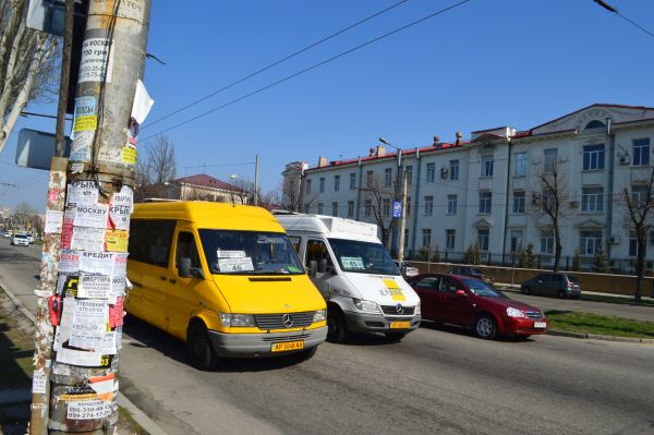 В Запорожье маршрутчика посадили за то, что сбил перебегавшую на “красный” женщину