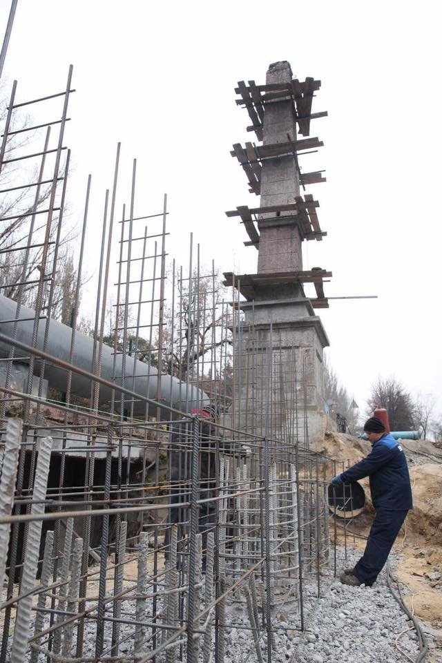 В Запорожье полным ходом идет реконструкция путепровода на проспекте Металлургов - строители демонтировали железнодорожный тоннель, - ФОТО