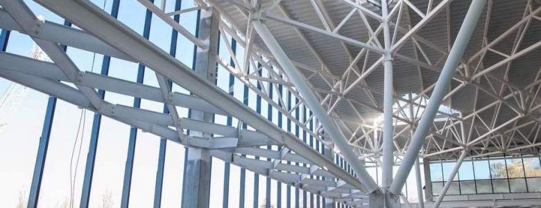 В Запорожье построили здание нового терминала аэропорта: начали остекление и внутренние работы, - ФОТОРЕПОРТАЖ
