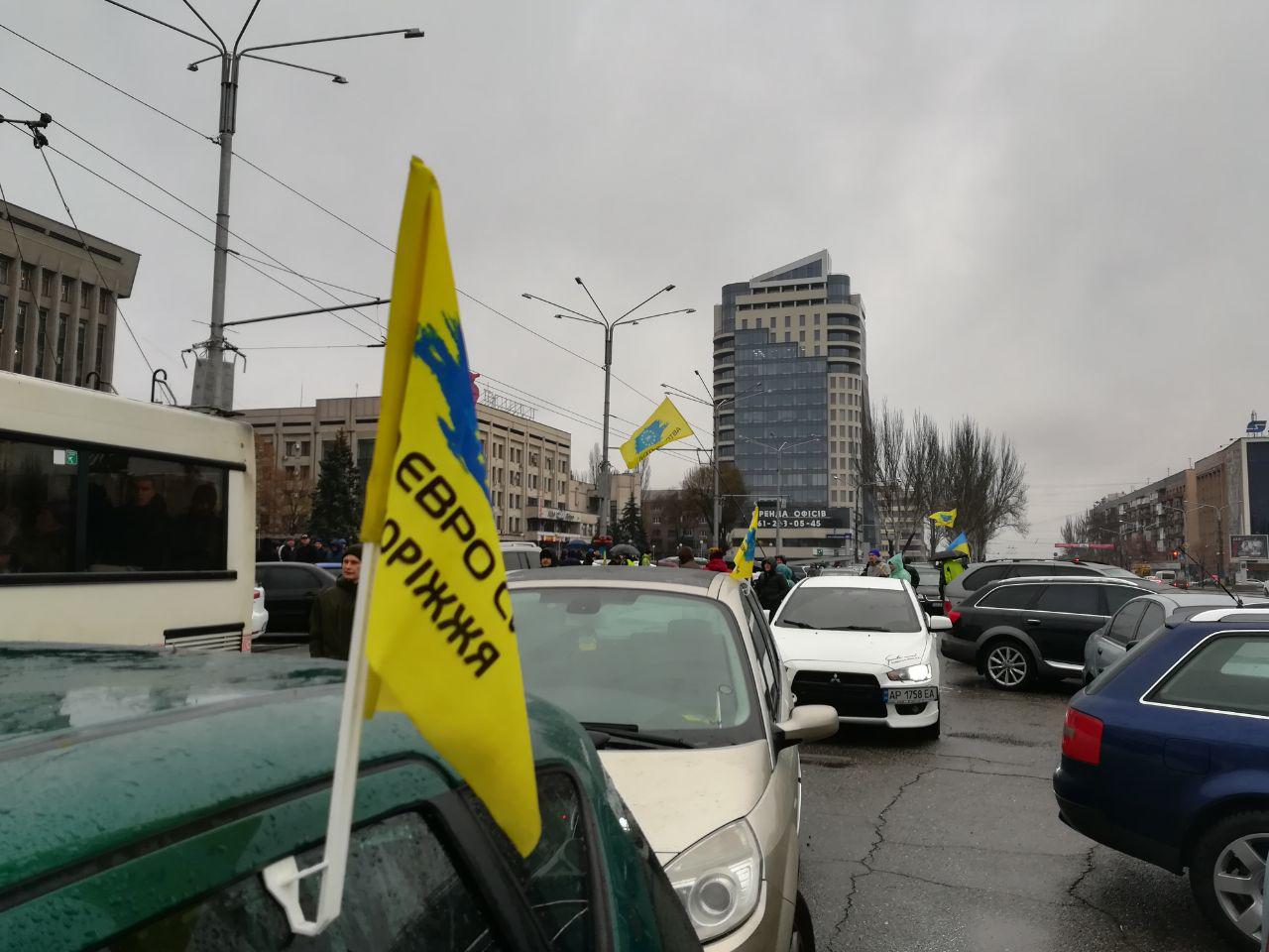 В центре Запорожья активисты “Авто Евро Силы” организовали акцию протеста (ФОТОРЕПОРТАЖ)