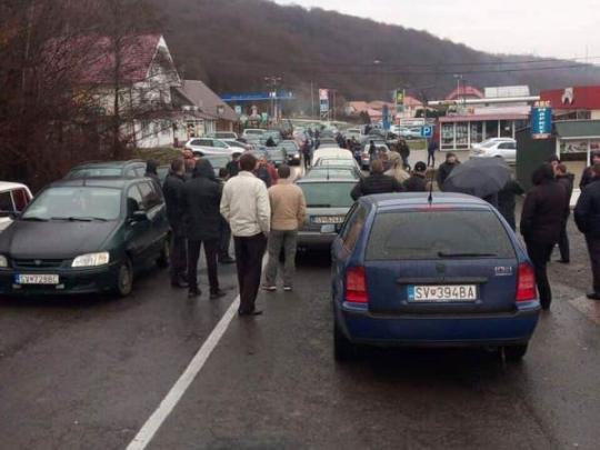 “Евробляхеры” блокируют пункты пропуска границы на западе Украины