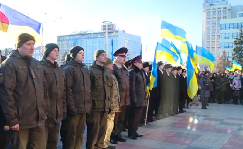 У Запорiжжi на Майдані Героїв підняли прапор ВМС України