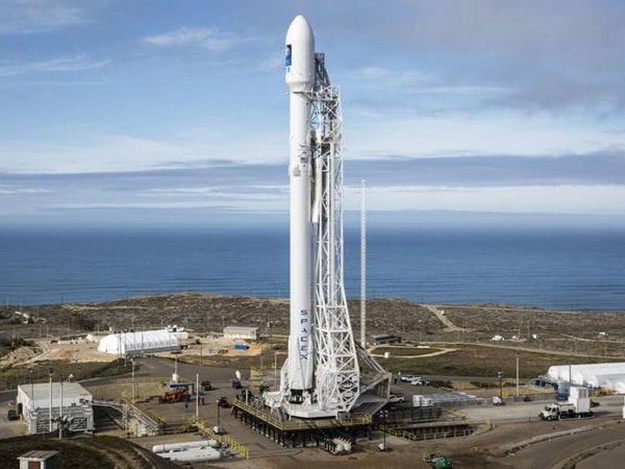 SpaceX запустит в космос ракету Falcon 9 с микроспутниками на борту
