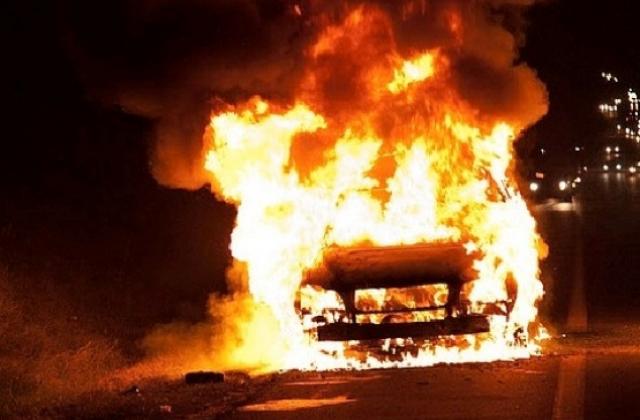 В Александровском районе горел автомобиль: причина пожара неизвестна