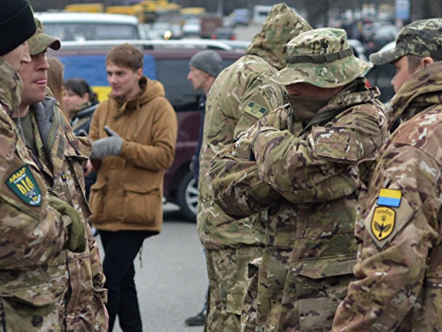 В Винницкой области гражданским запретили носить военную форму
