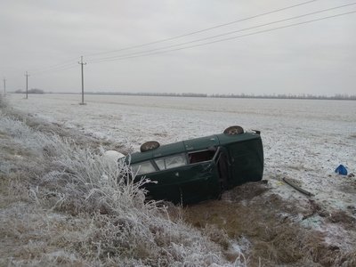 В Запорожской области водитель вылетел с трассы: никто не пострадал, – ФОТО