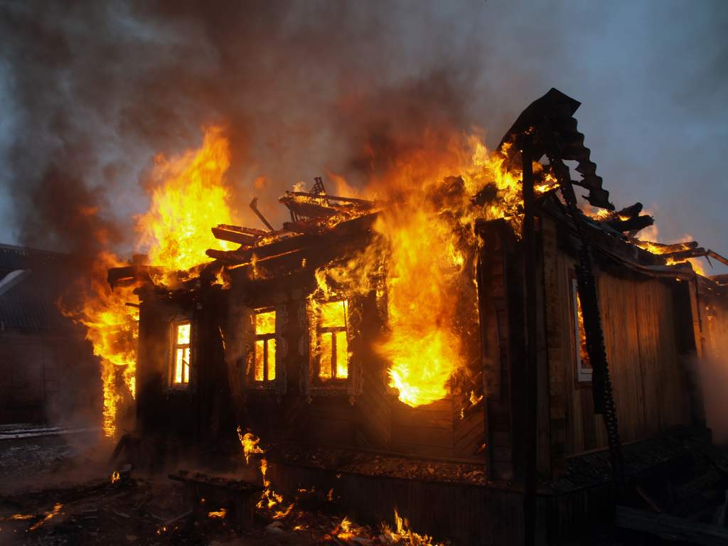 В Запорожье в частном секторе произошел масштабный пожар
