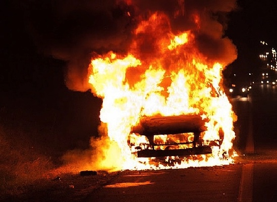В Запорожье продолжают гореть автомобили