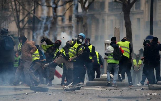 Во Франции продолжаются протесты: 118 раненых, до 2 тысяч задержанных (Видео)
