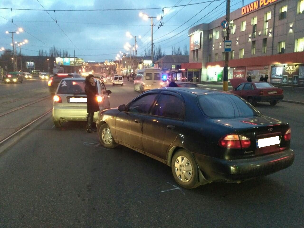 Возле запорожского автовокзала столкнулись 2 авто