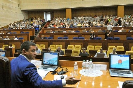 Депутаты областного совета хотят увеличить свои фонды до 1,5 миллионов