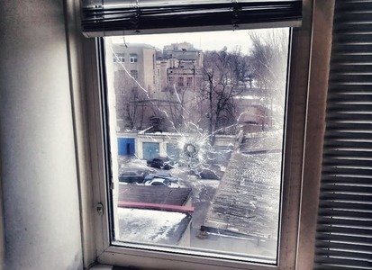 Житель Запорожья случайно выстрелил из ружья в квартире многоэтажного дома, - ФОТО
