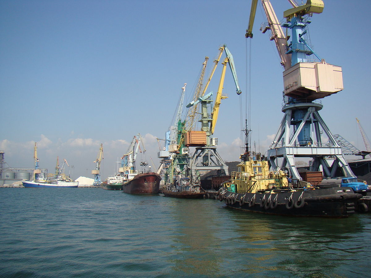 Какие убытки понесут суда, следующие через порты Азовского моря
