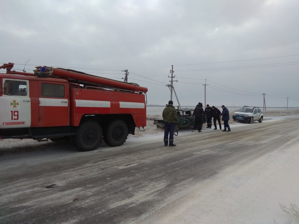 На запорожской трассе водитель вылетел с трассы: никто не пострадал, – ФОТО