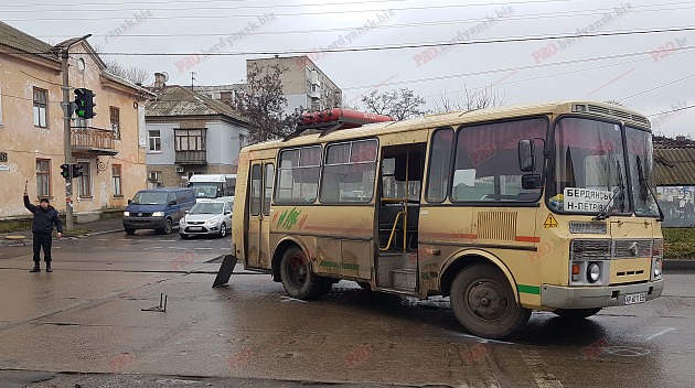 На запорожском курорте пассажирский автобус сбил женщину