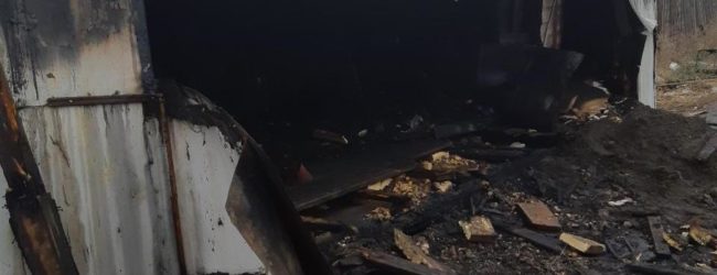 Спасатели тушили пожар возле недостроенных мостов на Хортице