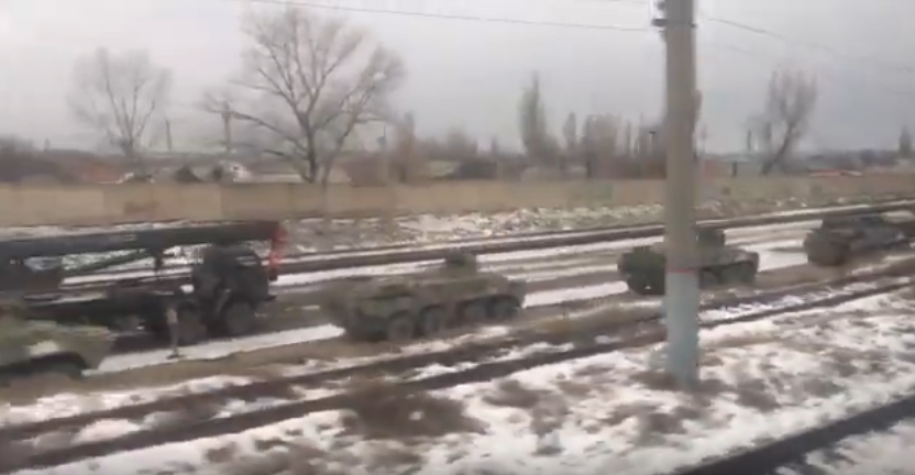 У Донбасса заметили крупную партию поврежденной российской техники (Видео)