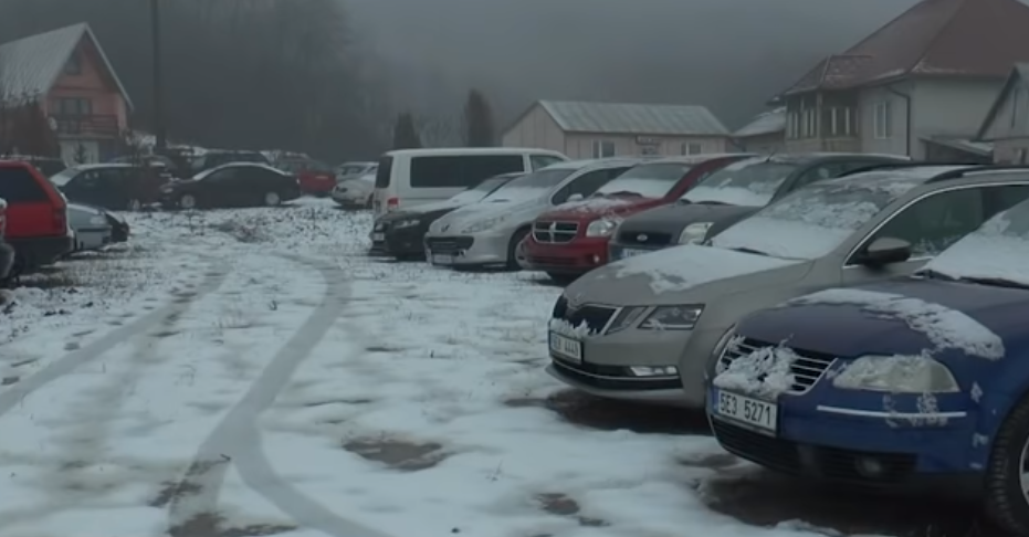 Украинцы начали массово бросать автомобили на еврономерах