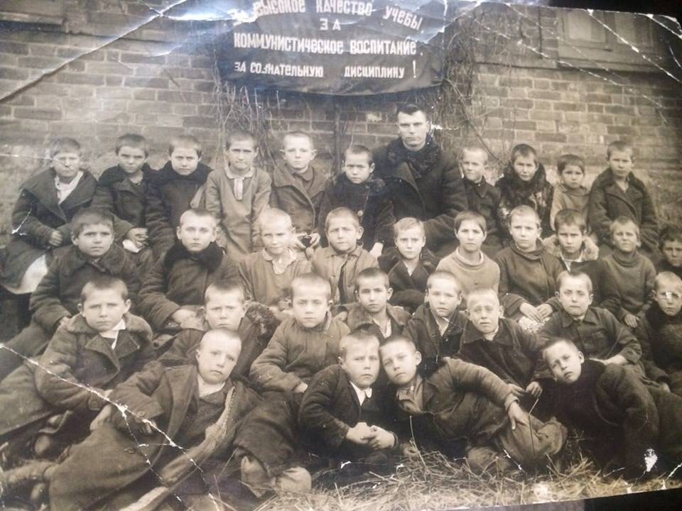 Год примерно 1947-й. Послевоенные сельские ученики. Большезнаменская семилетняя школа