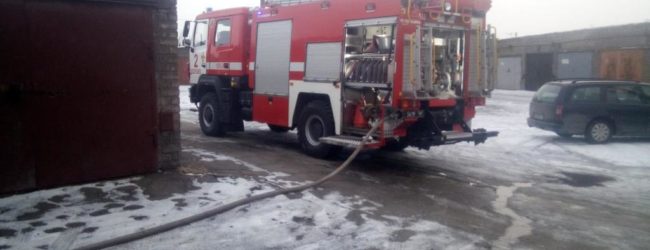 В Запорожье произошёл пожар в гаражном кооперативе (ФОТО)