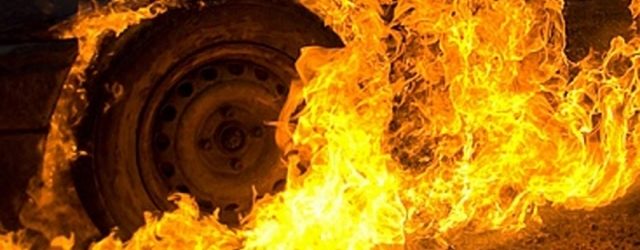 В Мелитопольском районе на выезде из села воспламенился автомобиль