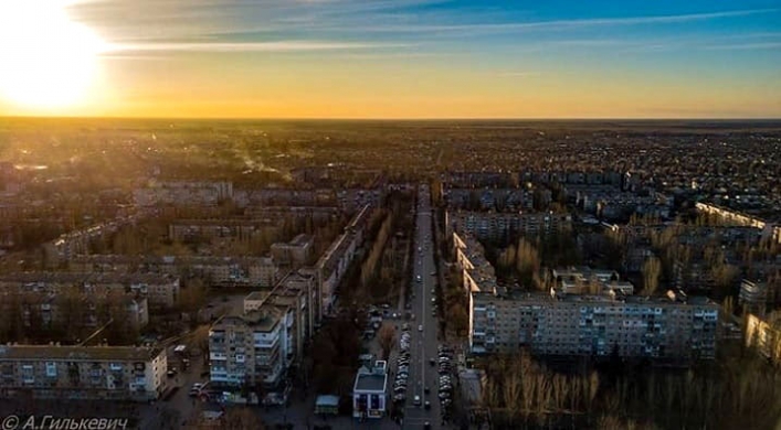 В небе над Мелитополем как будто развернули огромный украинский флаг 