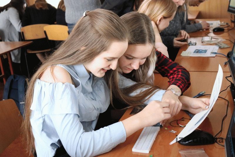 Запорожские школьники создают 