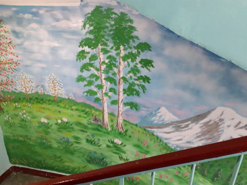 рисунок на стене в третьем подъезде