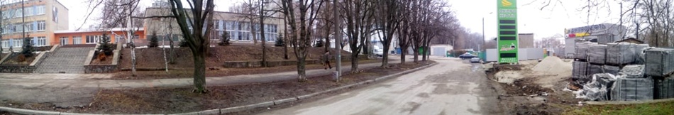 Заправку строят напротив школы. Фото: akzent.zp.ua.