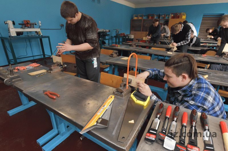 В запорожской школе открыли современную столярную мастерскую для детей и родителей