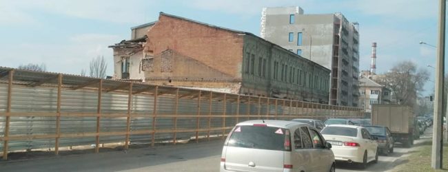 В Запорожье снесли две исторические постройки (ФОТО)