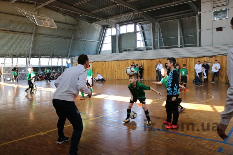 Запорожские дети сыграли с участниками Национальной сборной