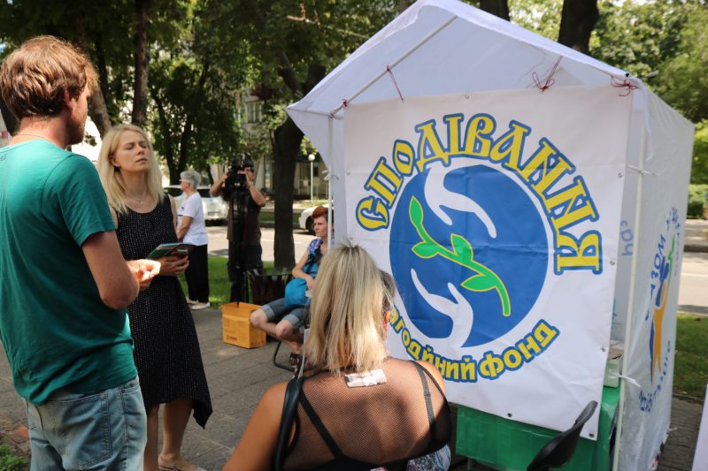 На бульваре Шевченко запорожцев бесплатно тестируют на гепатит