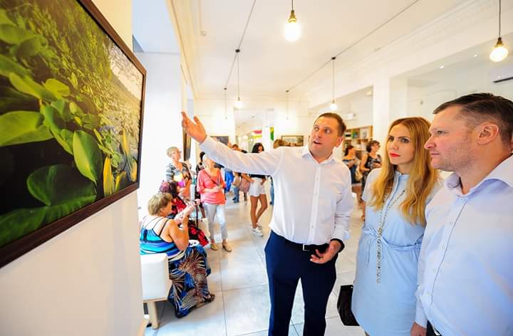 В туристическом информационном центре открылась фотовыставка «Таинственный мир. Хортица»