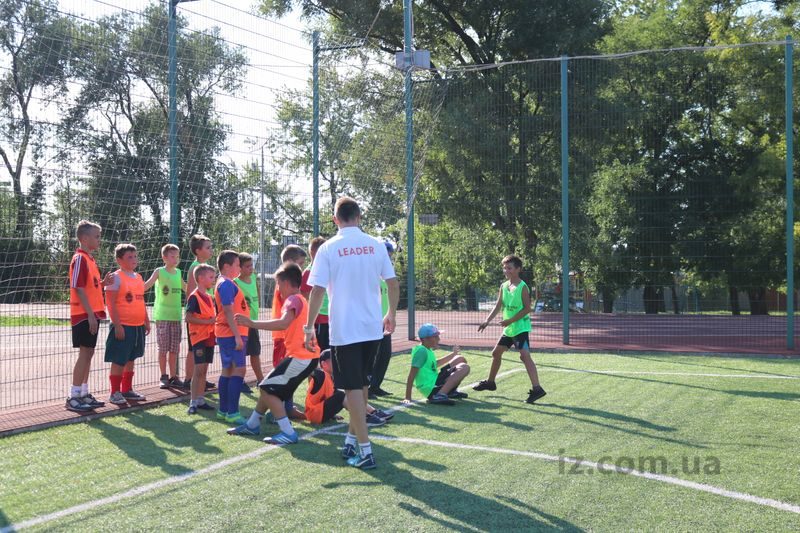 Запорожские дети могут бесплатно заниматься футболом