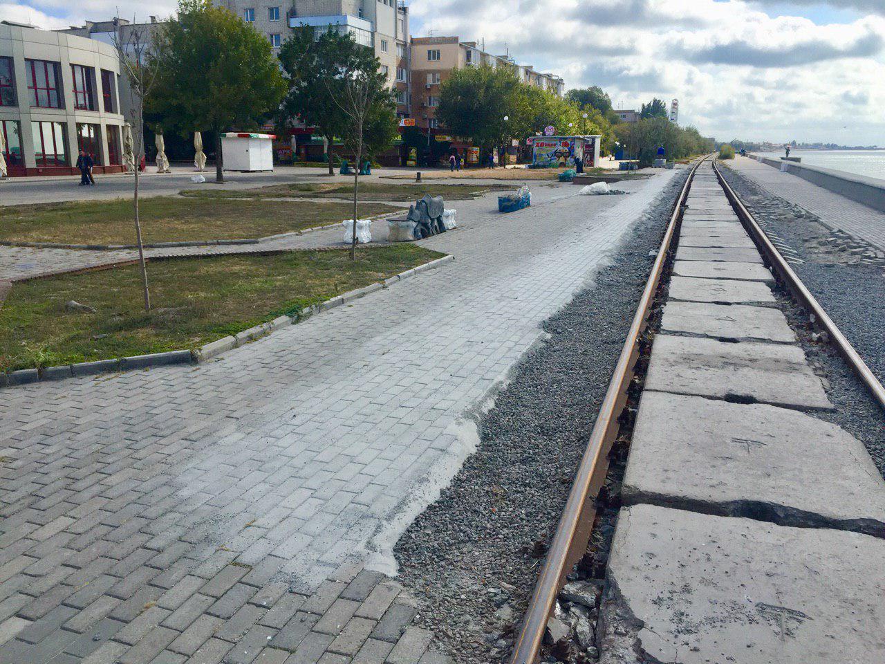 Начался ремонт набережной в Бердянске