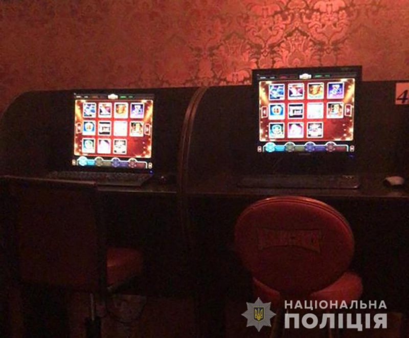 В Запорожье прикрыли подпольные казино - изъяли десятки игровых автоматов