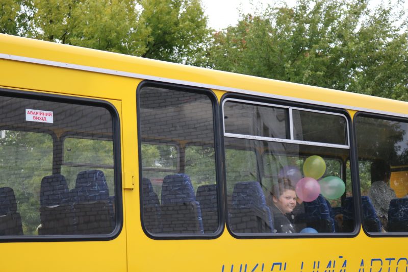 В школы Шевченковского района детей будут возить на новом автобусе