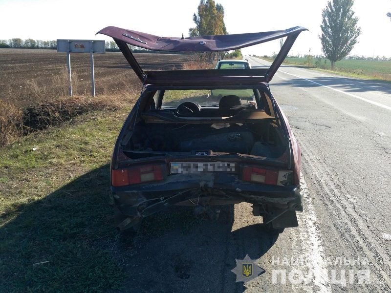 На трассе в Запорожской области столкнулись две легковушки