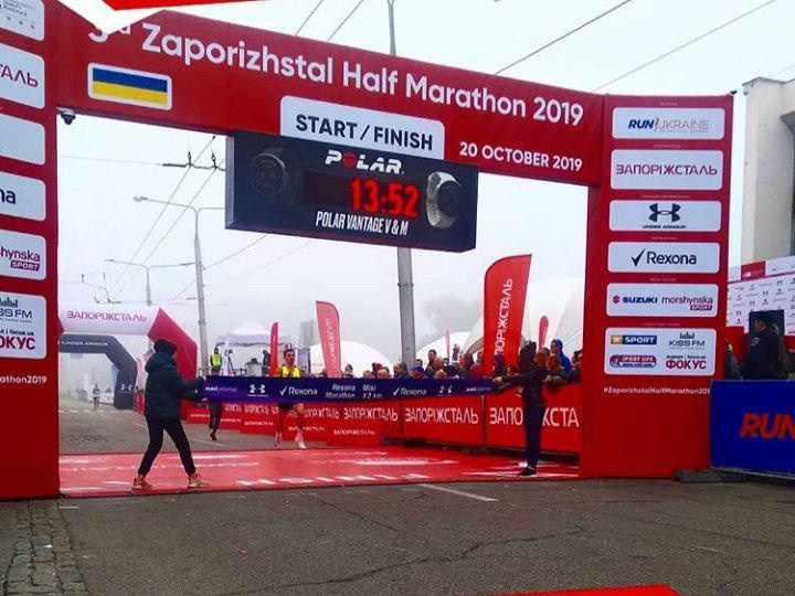 Дистанцию 4,2 км выиграл Баранцов Юрий. Фото: Zaporizhstal Half Marathon.