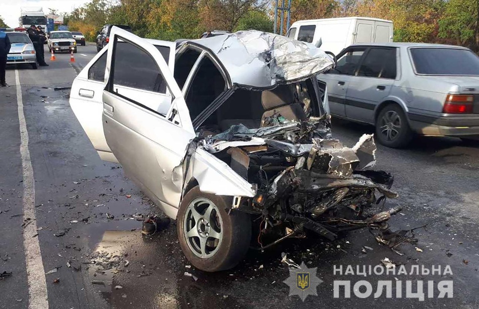 25-летний водитель ВАЗа погиб на месте. Фото: Нацполиция
