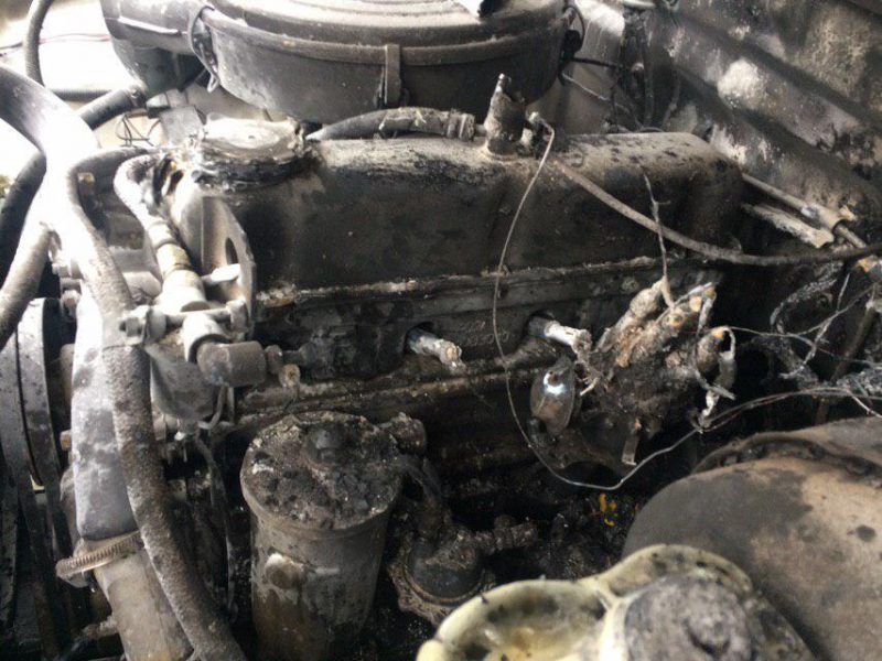 В Запорожской области автомобиль загорелся прямо на ходу 