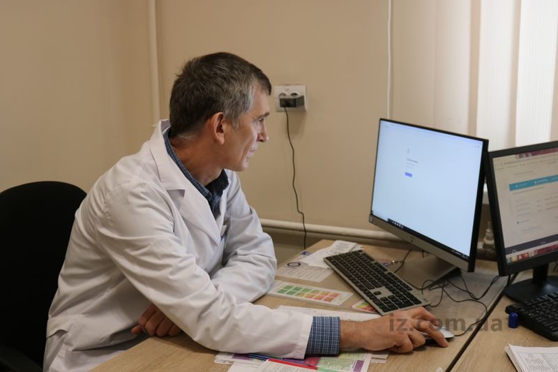 В запорожские больницы активно закупают компьютеры и проводят интернет