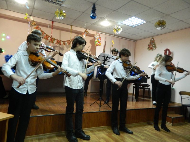 В музыкальной школе №5 дети продемонстрировали свои таланты