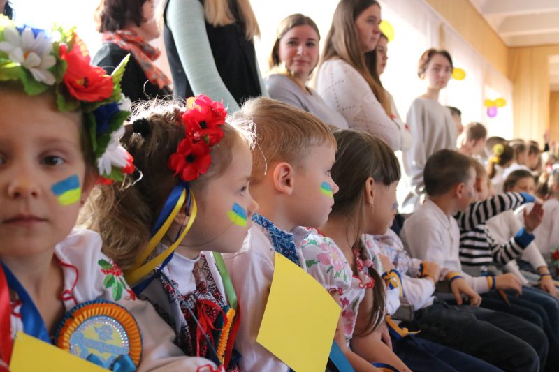 Запорожские дети подготовили танцевальные поздравления ко Дню Вооруженных сил Украины