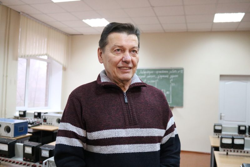 директор учебного заведения, депутат Запорожского городского совета Владимир Полухин