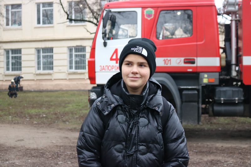 ученик 10-го класса школы № 55 Артем Степанов