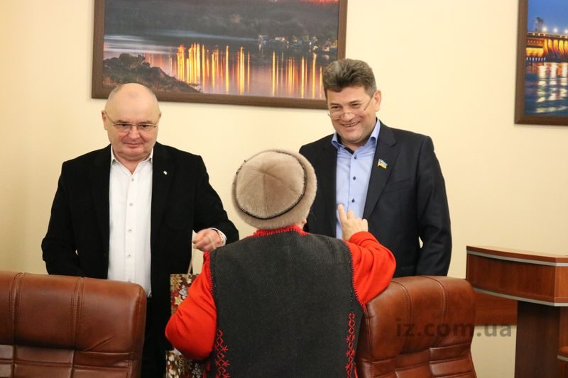 Владимир Буряк встретился с почетными гражданами города