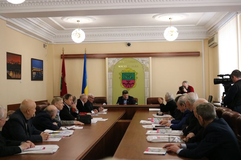 Владимир Буряк встретился с почетными гражданами города