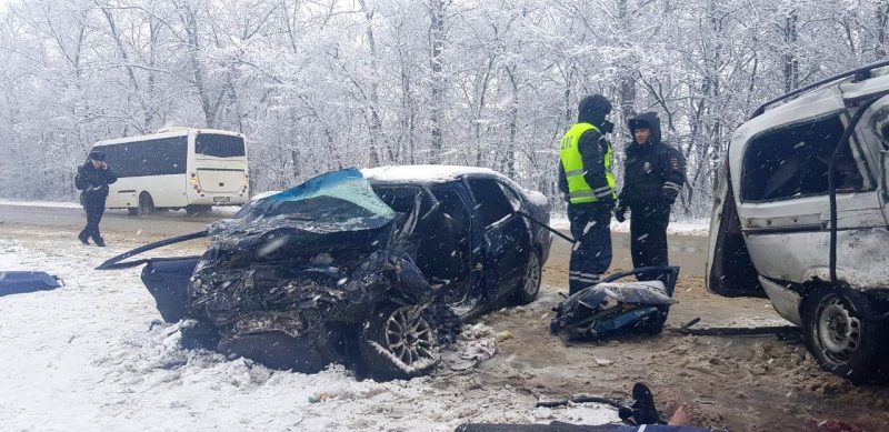 В аварии кроме жительницы Мелитополя пострадало еще семь украинцев, в том числе и водитель микроавтобуса